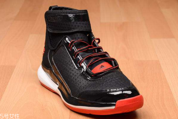 籃球鞋適合打羽毛球嗎 要選對(duì)款式 籃球鞋適合打羽毛球嗎 要選對(duì)款式