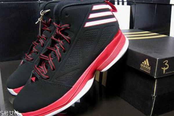 籃球鞋底磨平了怎么辦 當心不防滑 籃球鞋底磨平了怎么辦 當心不防滑