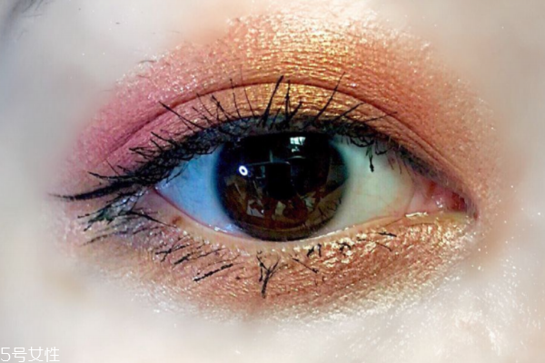 hudabeauty第3代玫瑰眼影盤畫法 好駕馭的玫瑰系眼妝 hudabeauty第3代玫瑰眼影盤畫法 好駕馭的玫瑰系眼妝