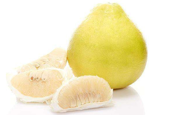 吃沙田柚對(duì)身體有什么好處？買(mǎi)的時(shí)候一掂二摸三擠壓