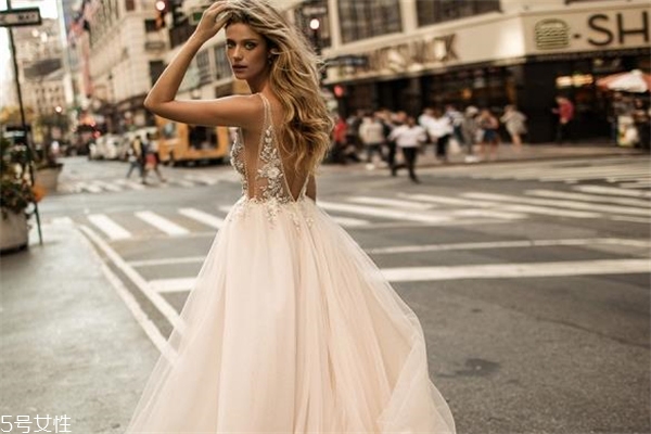 berta婚紗多少錢(qián) 正品是這個(gè)價(jià)位 berta婚紗多少錢(qián) 正品是這個(gè)價(jià)位