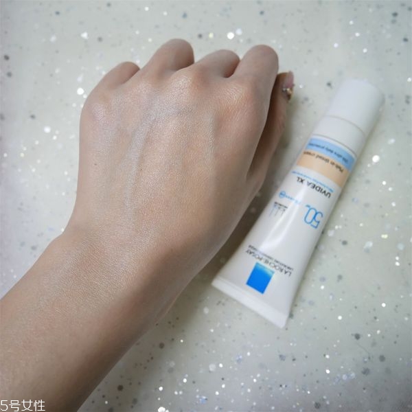 六款防曬霜對(duì)比實(shí)驗(yàn) 夏末防曬更重要 六款防曬霜對(duì)比實(shí)驗(yàn) 夏末防曬更重要
