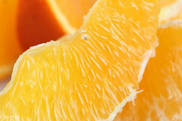 橙子為什么酸 因?yàn)楹袡幟仕? alt=