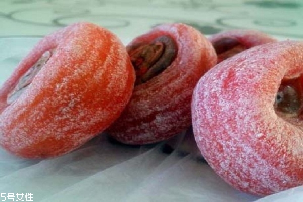 食用柿子餅有什么好處嗎 清熱潤肺好處多多 食用柿子餅有什么好處嗎 清熱潤肺好處多多