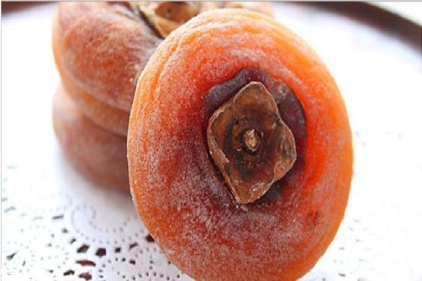 食用柿子餅有什么好處嗎 清熱潤肺好處多多 食用柿子餅有什么好處嗎 清熱潤肺好處多多