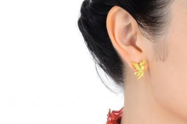 結婚三金是男方買還是女方買 有一定講究