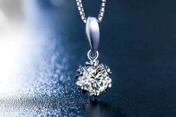 鉆石吊墜什么牌子好 大品牌鉆石更有保障 鉆石吊墜什么牌子好 大品牌鉆石更有保障