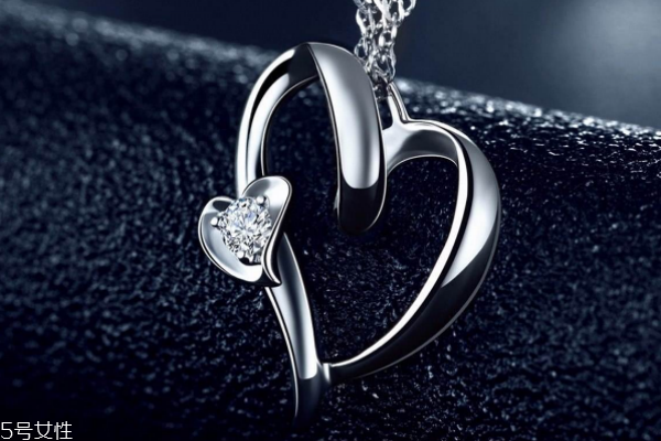 鉆石吊墜什么牌子好 大品牌鉆石更有保障 鉆石吊墜什么牌子好 大品牌鉆石更有保障