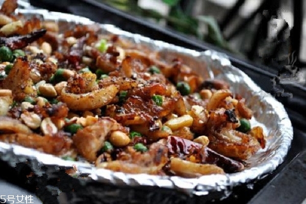 脆骨的做法 香辣干煸更有味 脆骨的做法 香辣干煸更有味