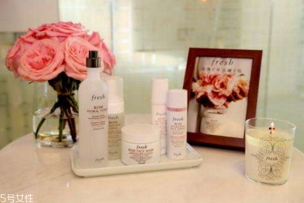 fresh玫瑰水怎么辨真假 馥蕾詩玫瑰水真假分辨 fresh玫瑰水怎么辨真假 馥蕾詩玫瑰水真假分辨