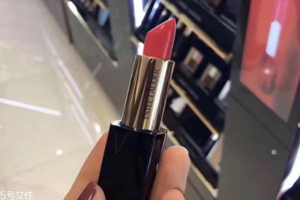 雅詩(shī)蘭黛傾慕320日常嗎 薄涂還是挺日常的 雅詩(shī)蘭黛傾慕320日常嗎 薄涂還是挺日常的