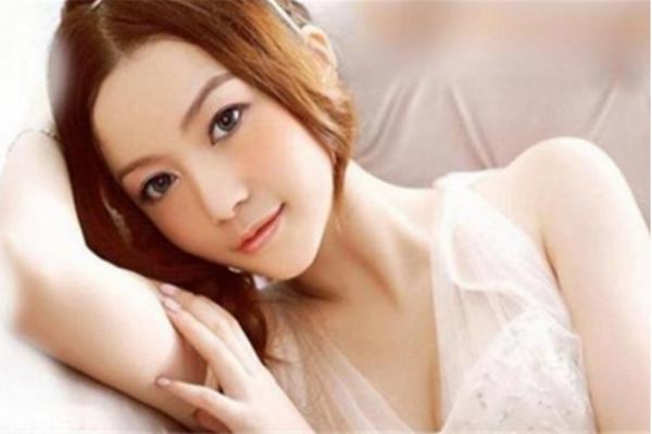 油性皮膚喜歡掉妝，小編來教你怎么辦