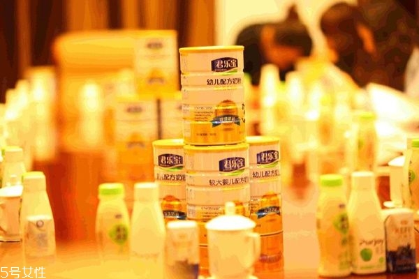 奶粉奶源哪里最好 澳洲新西蘭奶源質(zhì)量最好 奶粉奶源哪里最好 澳洲新西蘭奶源質(zhì)量最好