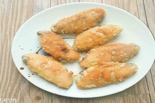 蛋黃雞翅怎么做 蛋黃和雞翅更配哦 蛋黃雞翅怎么做 蛋黃和雞翅更配哦