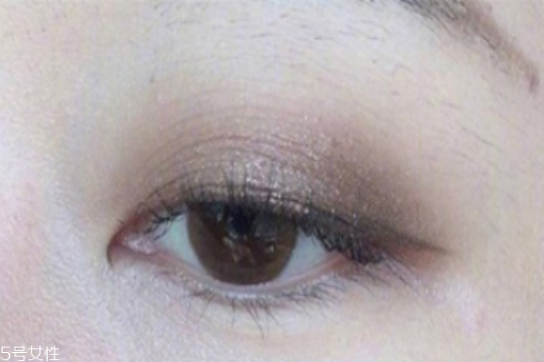 眼影選擇什么顏色好看 這些顏色你值得擁有 眼影選擇什么顏色好看 這些顏色你值得擁有