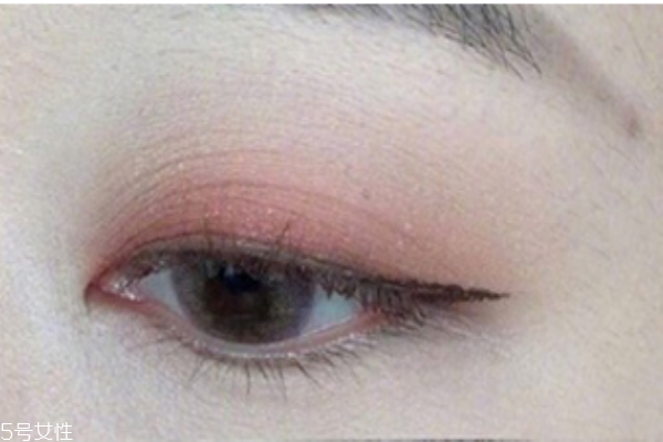 眼影選擇什么顏色好看 這些顏色你值得擁有 眼影選擇什么顏色好看 這些顏色你值得擁有