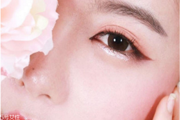 眼影怎么壓盤 讓你的眼影煥然一新 眼影怎么壓盤 讓你的眼影煥然一新