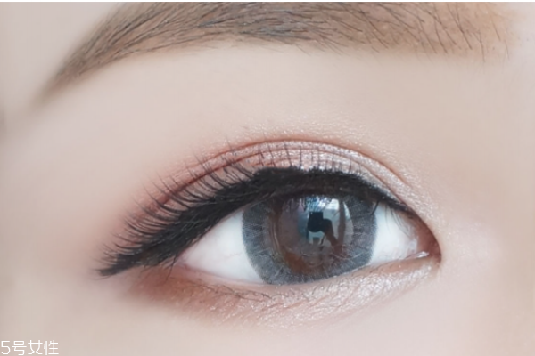 三色眼影怎么畫 三色眼影的畫法步驟圖 三色眼影怎么畫 三色眼影的畫法步驟圖