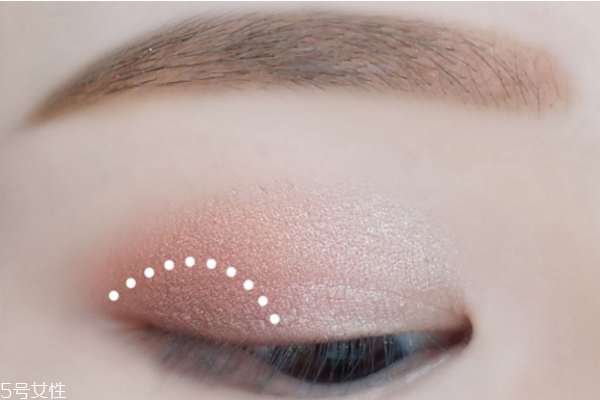 三色眼影怎么畫 三色眼影的畫法步驟圖 三色眼影怎么畫 三色眼影的畫法步驟圖