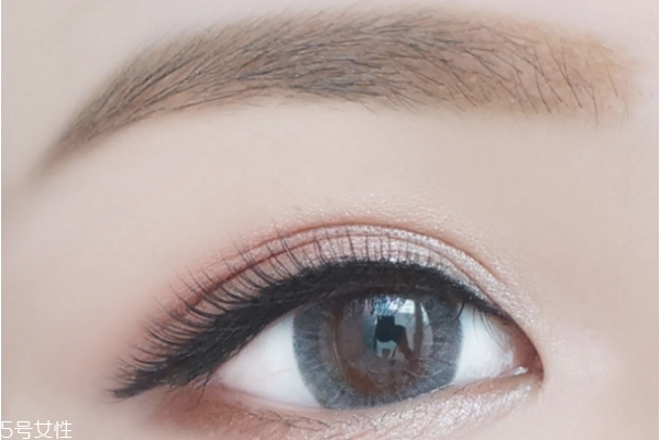 三色眼影怎么畫 三色眼影的畫法步驟圖 三色眼影怎么畫 三色眼影的畫法步驟圖
