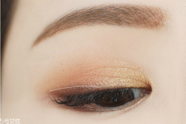 三色眼影怎么畫 三色眼影的畫法步驟圖 三色眼影怎么畫 三色眼影的畫法步驟圖