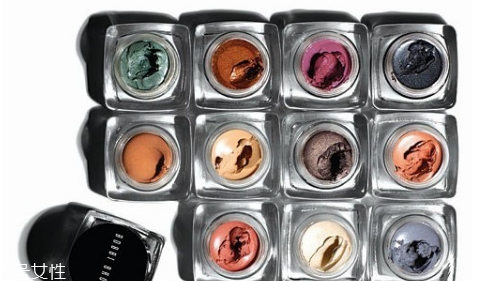 三色眼影怎么畫 三色眼影的畫法步驟圖 三色眼影怎么畫 三色眼影的畫法步驟圖