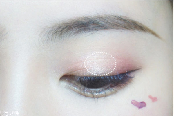 人魚姬眼影怎么畫 人魚姬眼妝教程 人魚姬眼影怎么畫 人魚姬眼妝教程