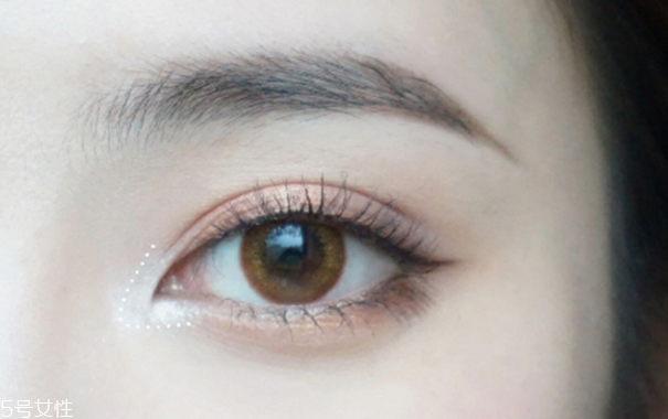 人魚姬眼影怎么畫 人魚姬眼妝教程 人魚姬眼影怎么畫 人魚姬眼妝教程