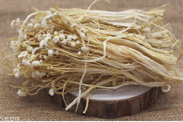 金針菇怎么洗才干凈 這樣洗最干凈 金針菇怎么洗才干凈 這樣洗最干凈