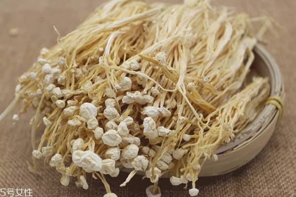 金針菇怎么洗才干凈 這樣洗最干凈 金針菇怎么洗才干凈 這樣洗最干凈