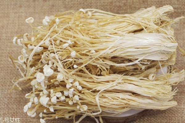 金針菇怎么洗才干凈 這樣洗最干凈 金針菇怎么洗才干凈 這樣洗最干凈