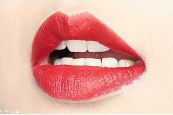紅唇怎么畫好看 一支唇膏打造八種唇妝 紅唇怎么畫好看 一支唇膏打造八種唇妝