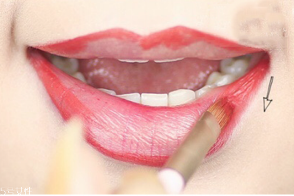 紅唇怎么畫好看 一支唇膏打造八種唇妝 紅唇怎么畫好看 一支唇膏打造八種唇妝