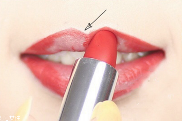 紅唇怎么畫好看 一支唇膏打造八種唇妝 紅唇怎么畫好看 一支唇膏打造八種唇妝