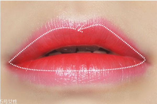 口紅的畫(huà)法步驟 簡(jiǎn)單易上手的畫(huà)唇大法 口紅的畫(huà)法步驟 簡(jiǎn)單易上手的畫(huà)唇大法