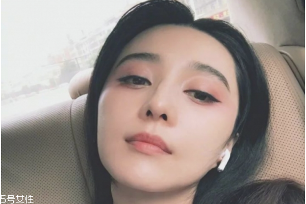 口紅的畫(huà)法步驟 簡(jiǎn)單易上手的畫(huà)唇大法 口紅的畫(huà)法步驟 簡(jiǎn)單易上手的畫(huà)唇大法