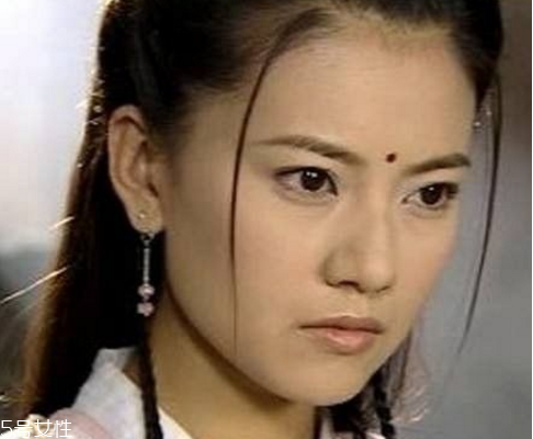 口紅的畫(huà)法步驟 簡(jiǎn)單易上手的畫(huà)唇大法 口紅的畫(huà)法步驟 簡(jiǎn)單易上手的畫(huà)唇大法