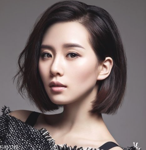 口紅的畫(huà)法步驟 簡(jiǎn)單易上手的畫(huà)唇大法 口紅的畫(huà)法步驟 簡(jiǎn)單易上手的畫(huà)唇大法