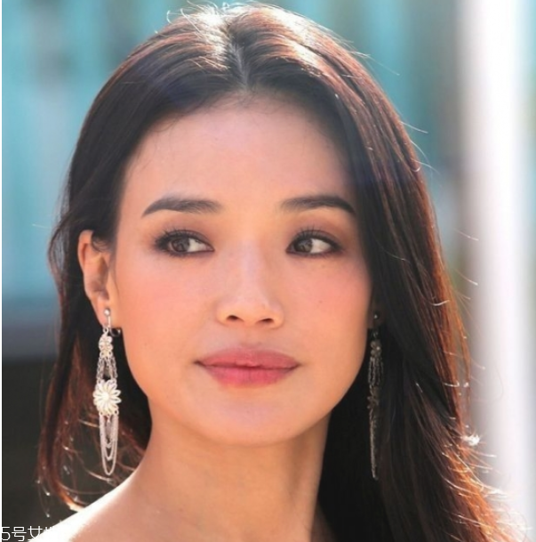 口紅的畫(huà)法步驟 簡(jiǎn)單易上手的畫(huà)唇大法 口紅的畫(huà)法步驟 簡(jiǎn)單易上手的畫(huà)唇大法