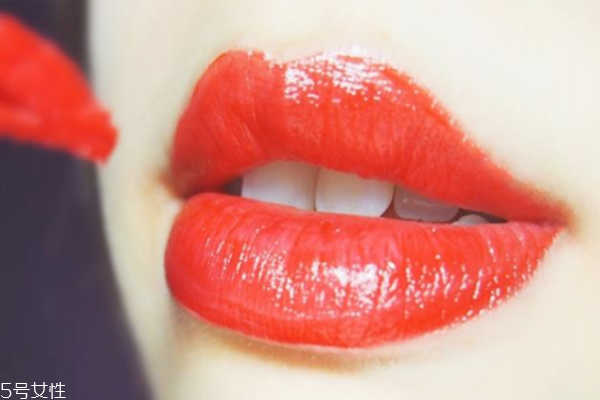 嘴唇怎么畫飽滿 飽滿立體的嘴唇畫法 嘴唇怎么畫飽滿 飽滿立體的嘴唇畫法