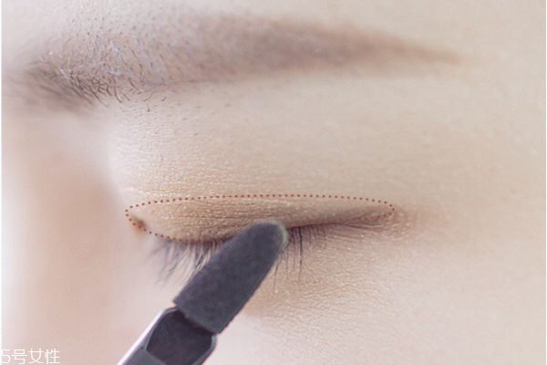 日常妝容的基本步驟 初學(xué)者必備日常妝容 日常妝容的基本步驟 初學(xué)者必備日常妝容