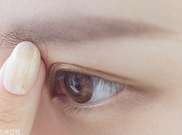 日常妝容的基本步驟 初學(xué)者必備日常妝容 日常妝容的基本步驟 初學(xué)者必備日常妝容