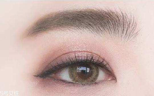 日常妝容的基本步驟 初學(xué)者必備日常妝容 日常妝容的基本步驟 初學(xué)者必備日常妝容