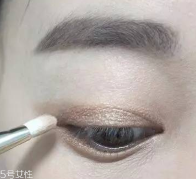 日常妝容的基本步驟 初學(xué)者必備日常妝容 日常妝容的基本步驟 初學(xué)者必備日常妝容