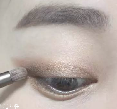 日常妝容的基本步驟 初學(xué)者必備日常妝容 日常妝容的基本步驟 初學(xué)者必備日常妝容