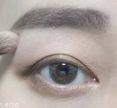 日常妝容的基本步驟 初學(xué)者必備日常妝容 日常妝容的基本步驟 初學(xué)者必備日常妝容