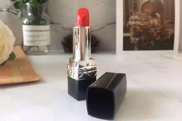 迪奧999啞光會不會沾杯 持久不沾杯 迪奧999啞光會不會沾杯 持久不沾杯