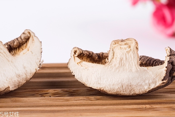 香菇為什么要去蒂 去蒂口感更好