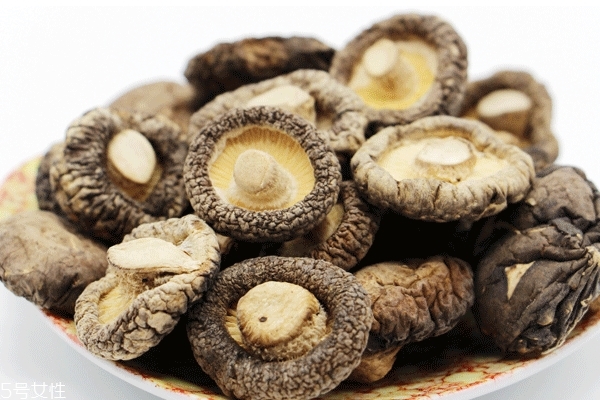 泡水的香菇怎么保存 最好盡早食用完 泡水的香菇怎么保存 最好盡早食用完