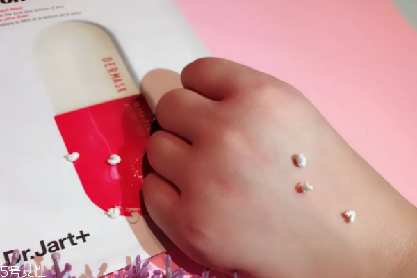 紅白藥丸面膜要洗嗎 很黏膩要好好洗臉 紅白藥丸面膜要洗嗎 很黏膩要好好洗臉